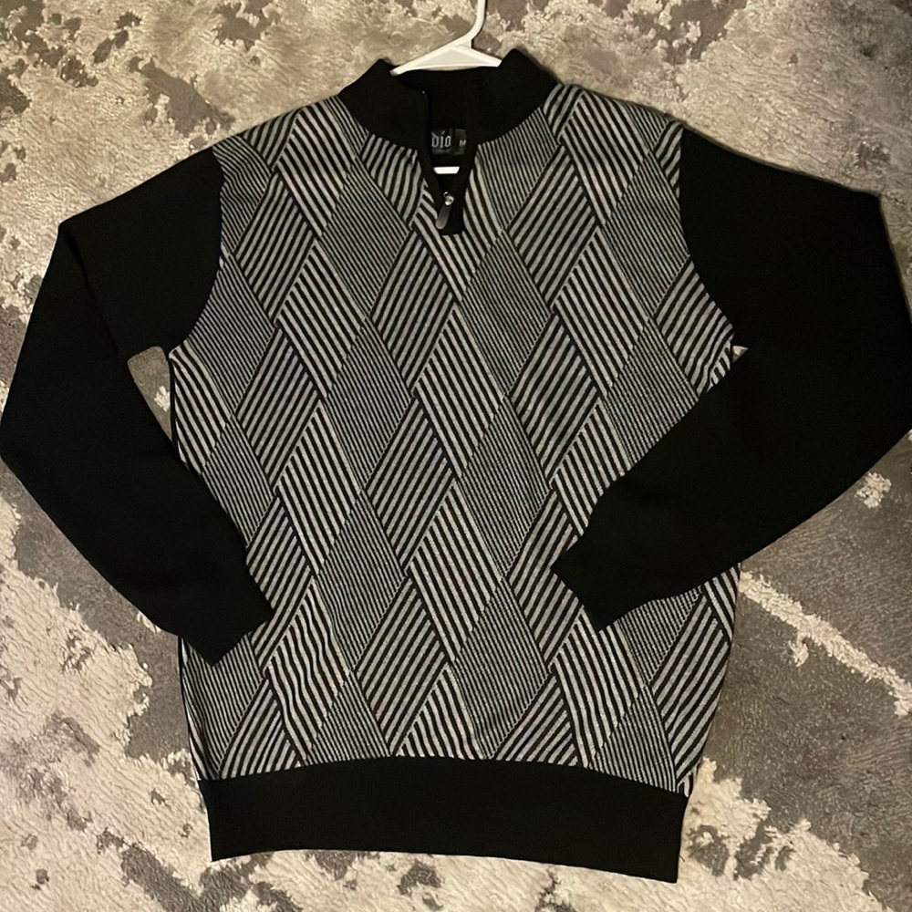 Studio by Omega Men’s Black and Light Grey Quarter Zip Sweater